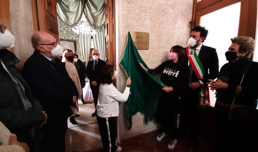 La Sala verde del Vermexio intitolata a Raffaello Caracciolo "sindaco a servizio della città"