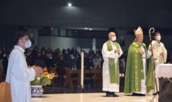 In centinaia alla veglia per la pace al Santuario con l'arcivescovo Lomanto