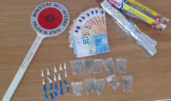 Droga e soldi in casa, arresti domiciliari per un 66enne