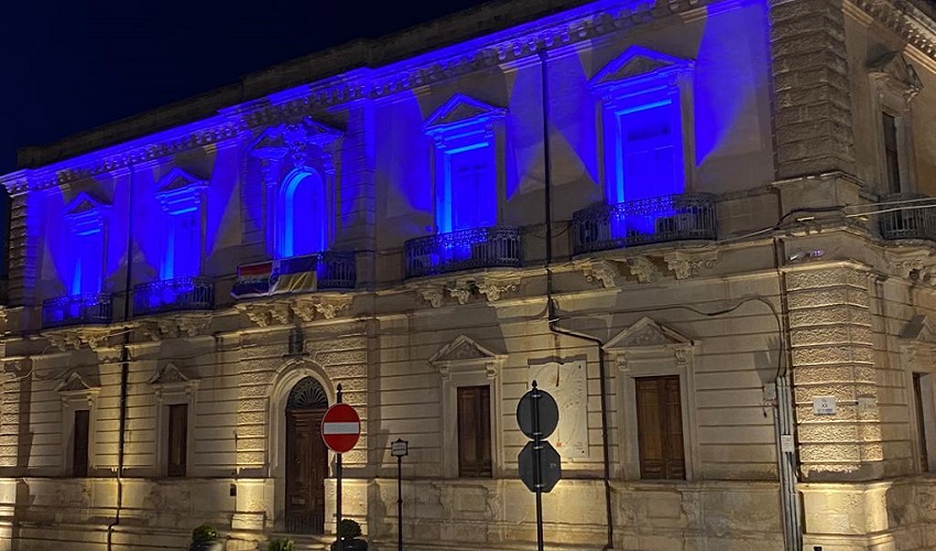 Giornata Mondiale della Consapevolezza sull’Autismo: il Comune di Canicattini Bagni si illumina di blu