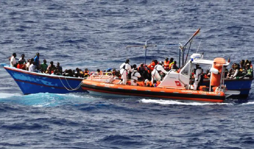 Soccorso barcone di migranti: a bordo 8 cadaveri
