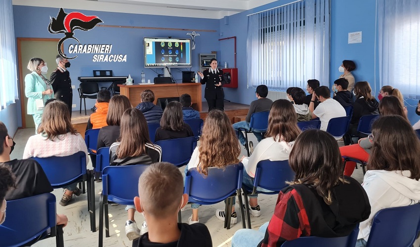 I Carabinieri incontrano gli alunni delle scuole di Palazzolo Acreide