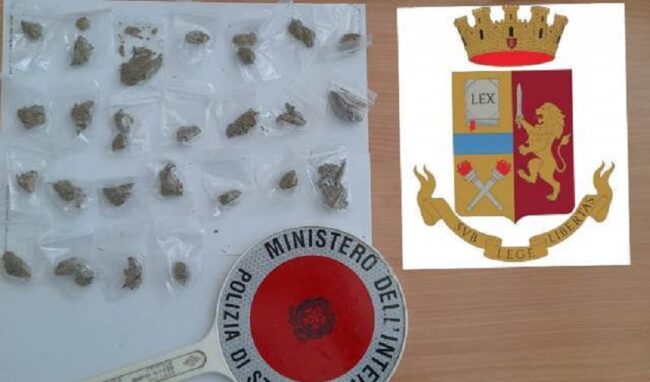 Detenzione e spaccio: 19enne denunciato per possesso di 25 dosi di marijuana