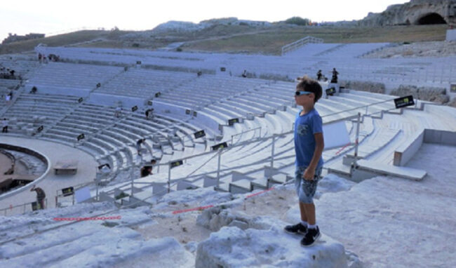 Icaro Junior: 2.500 bambini al Teatro Greco