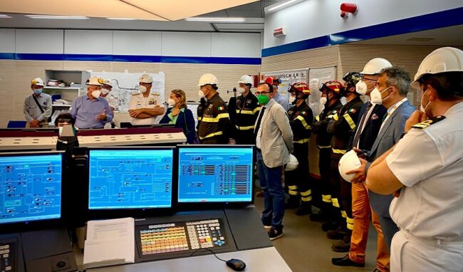 Esercitazione alla Sonatrach: simulato l'incendio del tetto di un serbatoio di grezzo