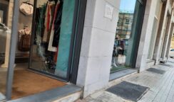 Tentato furto con spaccata: nel mirino un negozio di abbigliamento