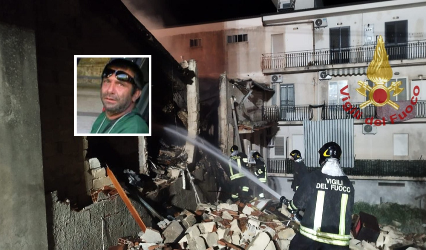 Esplosione e violento incendio in un’abitazione a Sortino: un morto e una donna estratta viva dalle macerie