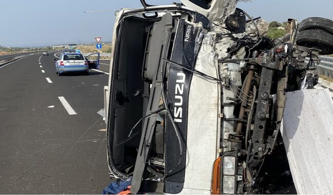 Due incidenti sulla Siracusa-Gela: feriti. Uscita obbligatoria a Rosolini