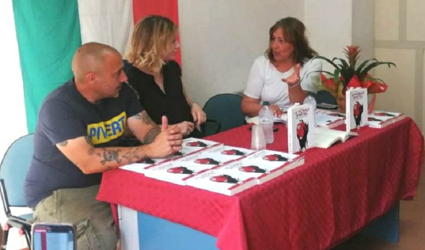 Coda polemica sulla presentazione del libro di Francesca Totolo a Siracusa: "I luoghi pubblici appartengono a tutti"