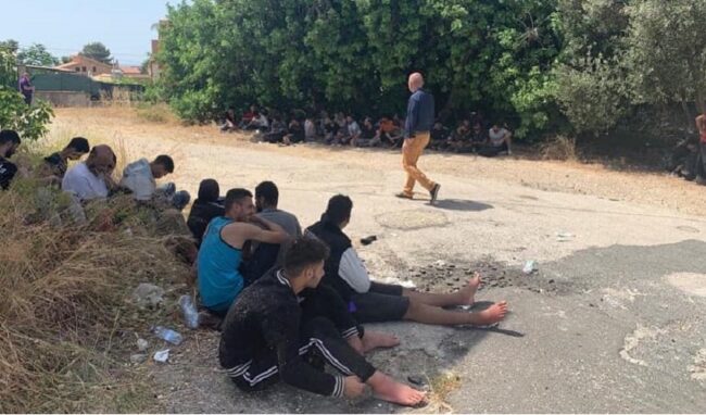 Arrivano al Faro Santa Croce a bordo di un veliero: soccorso a migranti