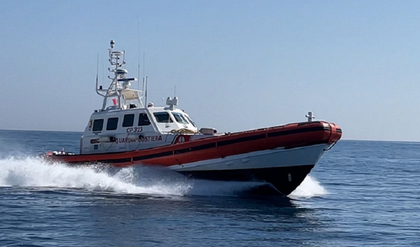 Imbarcazione ancorata in zona C dell'Amp Plemmirio: sanzione di 200 euro