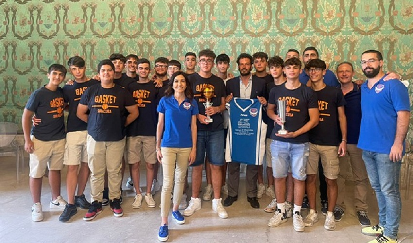 Premiato dal sindaco il Siracusa Basket campione regionale Under 17