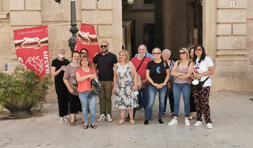 Sit in sotto il Vermexio dei lavoratori dell'appalto pulizie