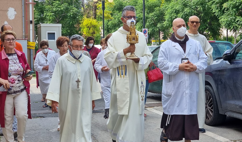 Il reliquiario della Madonna delle Lacrime all’Umberto I di Siracusa