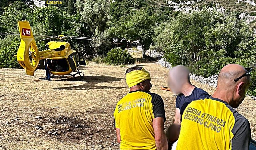 Soccorso a turista lungo la discesa ai laghetti di Cavagrande