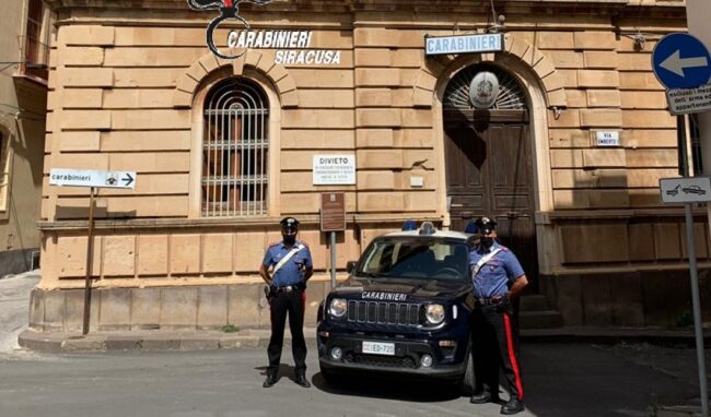 Detenzione di arma da sparo artigianale, produzione e spaccio di stupefacenti: arrestato 30enne