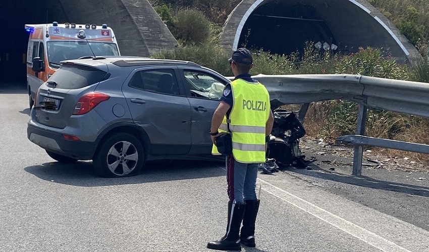 Incidente mortale in autostrada: perde la vita un 73enne