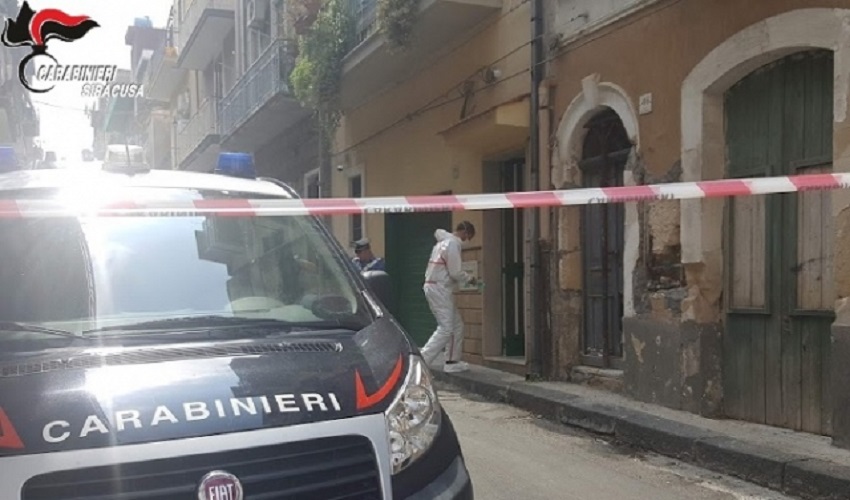 Bancario trovato cadavere in una body bag: provvedimento cautelare per il titolare di un'agenzia di pompe funebri