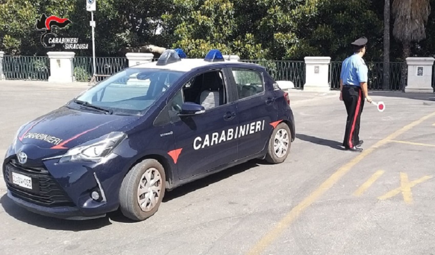 Evade i domiciliari 4 volte in una settimana: nuovo arresto per un 26enne
