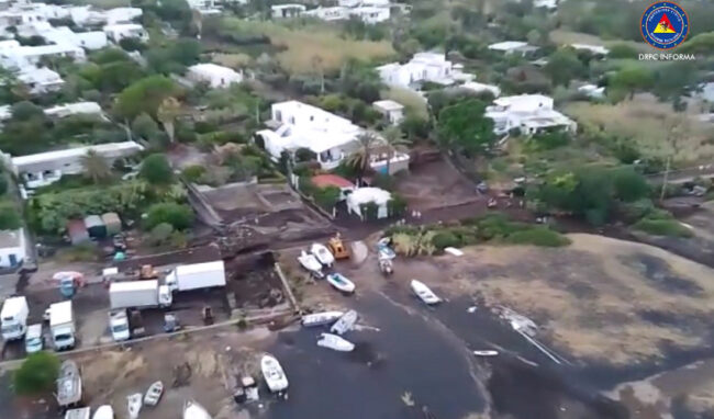 Valanga di fango su Stromboli: oggi sull'isola volontari da tutta la Sicilia