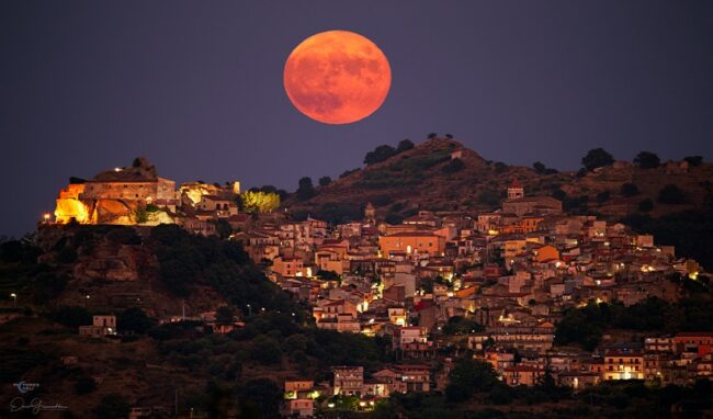 Una Luna siciliana fotografia astronomica del giorno dalla Nasa: scattata dal siracusano Dario Giannobile