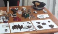 Spaccio, in casa marijuana e hashish e 200 euro: arrestato 24enne