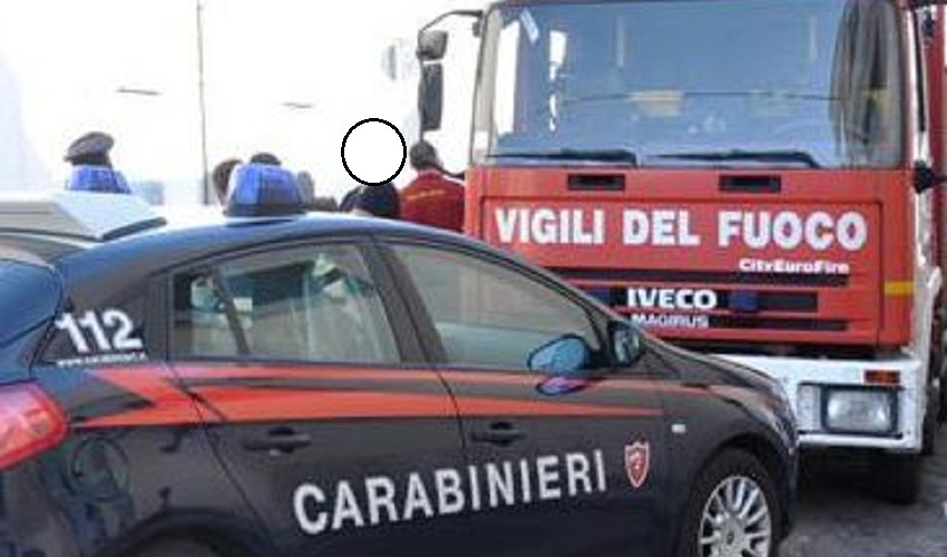 Principio d’incendio in casa: una donna e i suoi 2 figli salvati dai Carabinieri