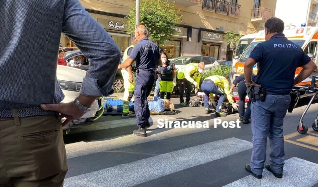 Due coniugi ultraottantenni travolti da un'auto in corso Gelone sulle strisce pedonali