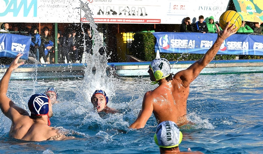 L'Ortigia soffre ma vince con il De Akker Bologna: finisce 12-9 per i siracusani