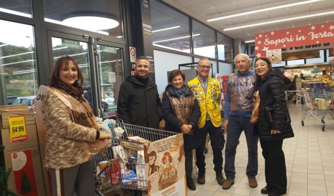 Colletta del Banco Alimentare: quasi 700 chili di generi alimentari raccolti dal Lions club di Lentini