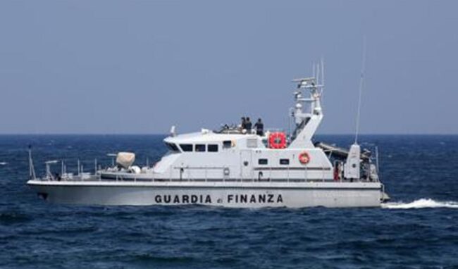 Migranti, soccorso veliero al largo di Capo Murro di Porco