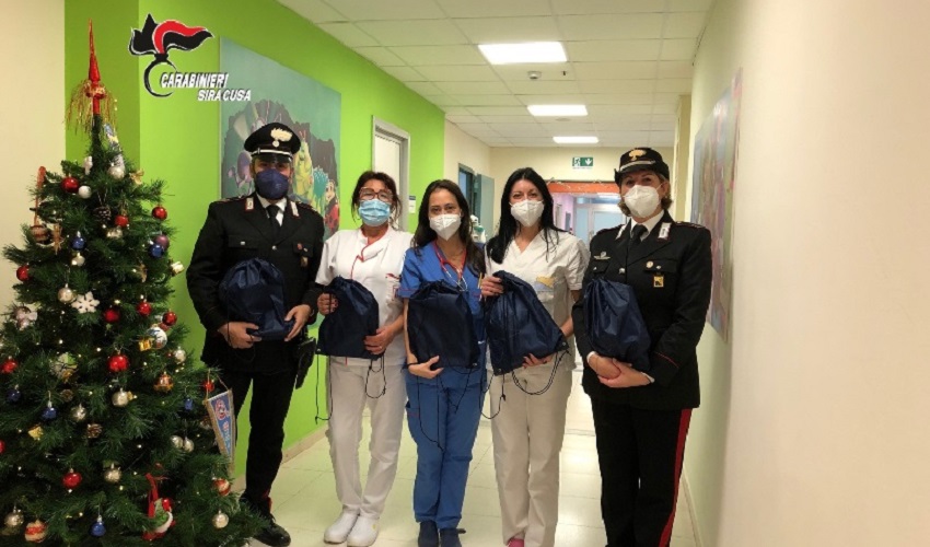 Pacchi dono dei Carabinieri ai bambini ricoverati nei reparti di pediatria degli ospedali siracusani