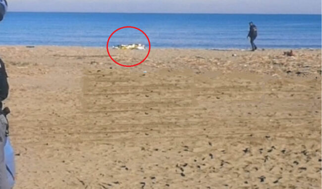 Il cadavere di un 45enne rinvenuto sulla spiaggia di Agnone Bagni
