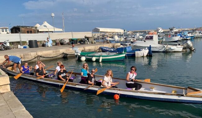 Il Dragon Boat porterà il “bambinello” fino al presepe subacqueo nella rada di Ortigia