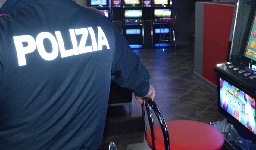 Controlli in internet point e sale da gioco: una revoca e una sospensione per 20 giorni