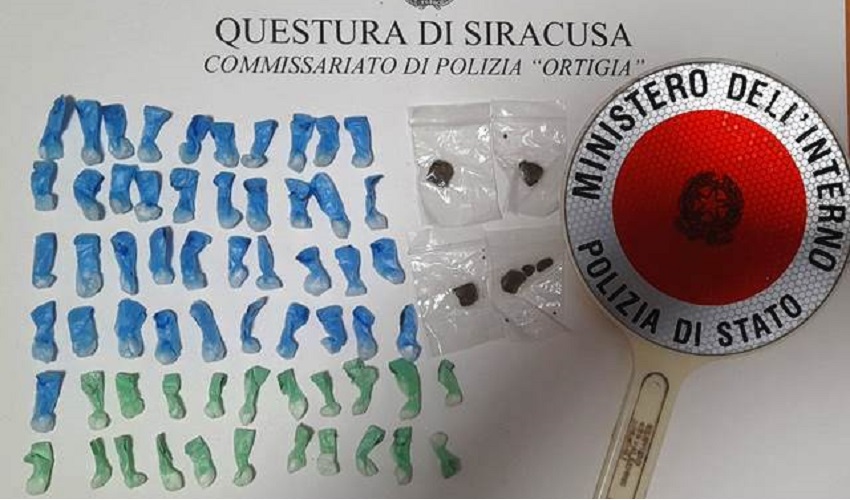 Sequestro di droga in via Santi Amato: 66 dosi tra crack, cocaina e hashish