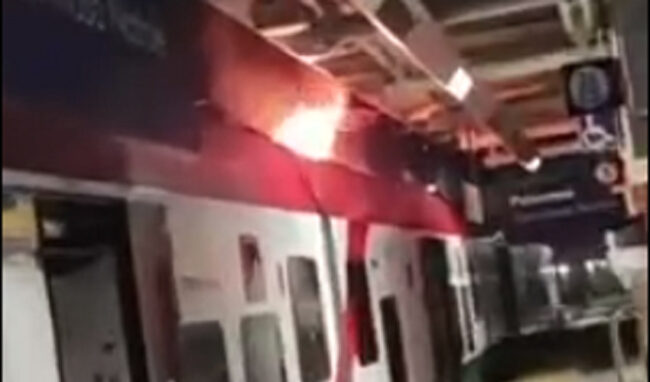 A fuoco uno dei nuovi treni jazz circolanti in Sicilia