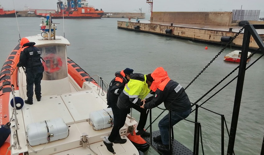 Operatore portuale salvato dalla Guardia Costiera di Augusta