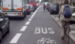 Una corsia riservata mista per bus e bici da corso Gelone a Scala Greca