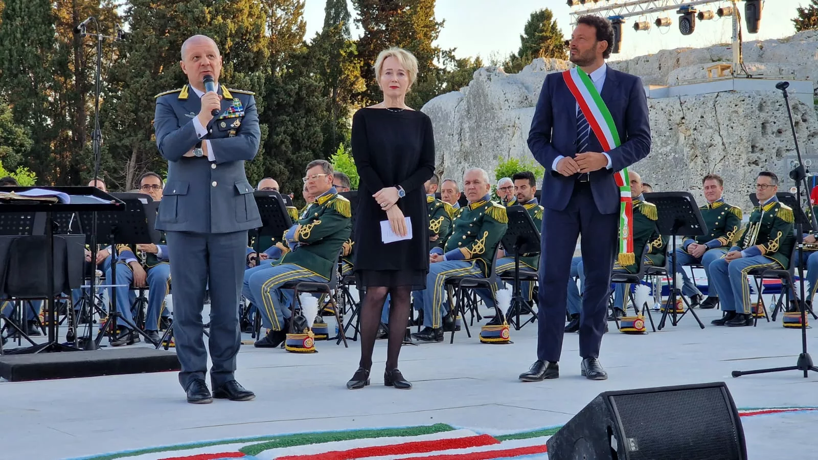 La Banda musicale della Guardia di Finanza al Teatro Greco di Siracusa: applausi a scena aperta