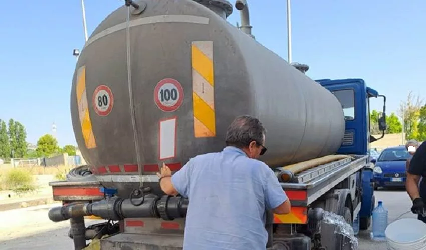 Carenza idrica a Priolo, in arrivo l'autobotte