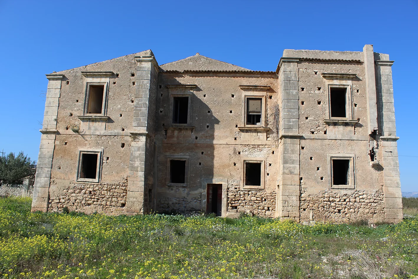 La “villa” dei Bonanno a Maeggio