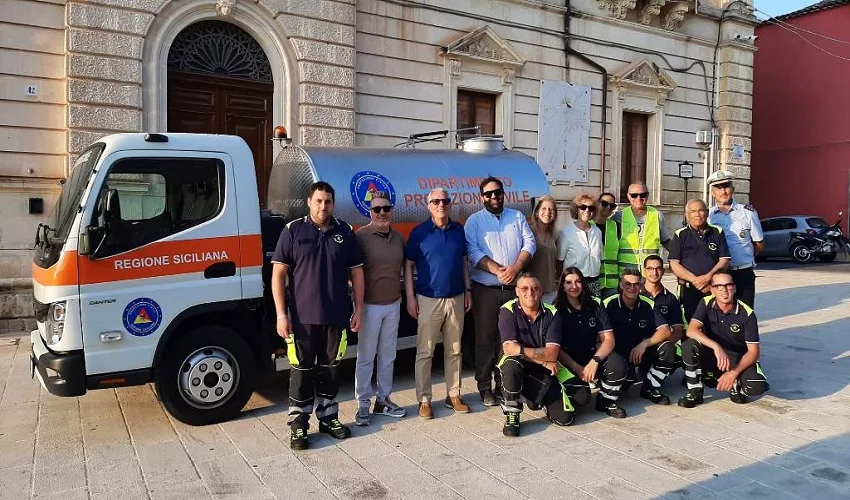 Una nuova autobotte di 4.500 litri al Gruppo comunale di Protezione Civile di Canicattini Bagni