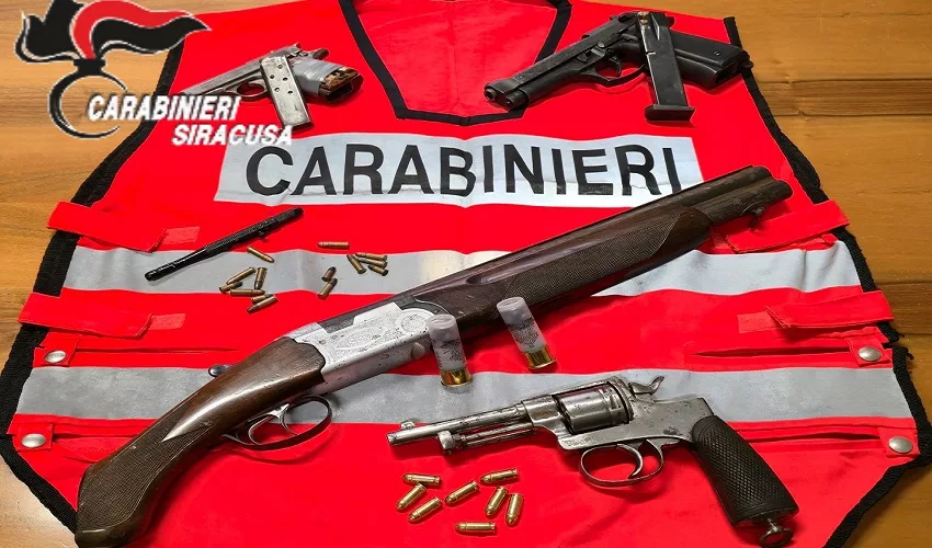 Porto abusivo di armi e munizioni: 7 arresti e sequestro di un fucile e di 4 pistole
