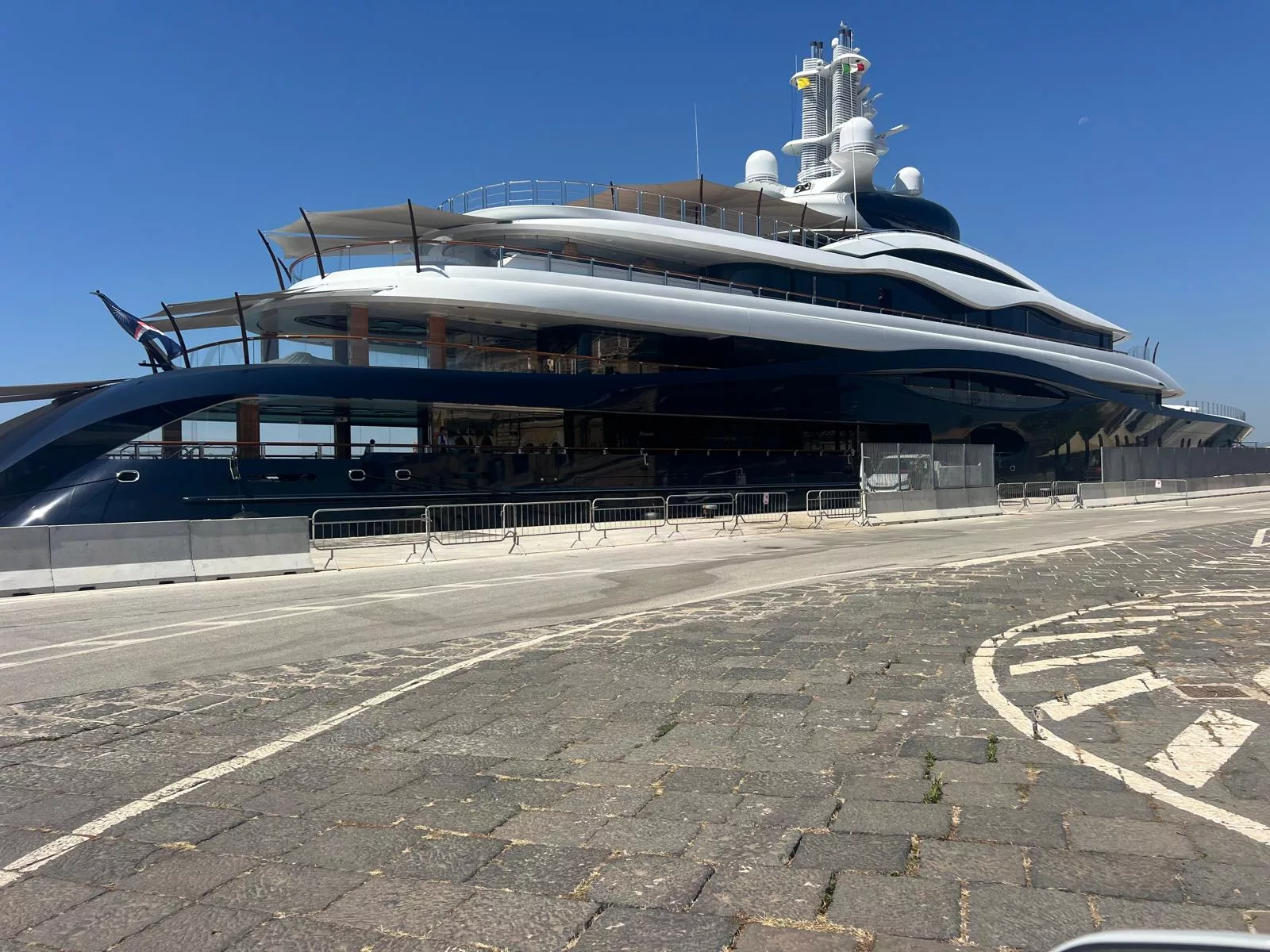 yacht
