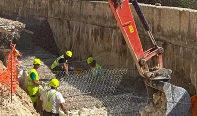 Consolidamento e rifacimento di via XXIV Reggimento Artiglieria Peloritani a Melilli 6 consolidamento