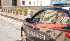 Tenta di portare via la bici ad un giovane ferendolo con un coltello: 29enne denunciato bici