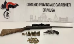 In possesso di un revolver e di una carabina: 52enne arrestato revolver
