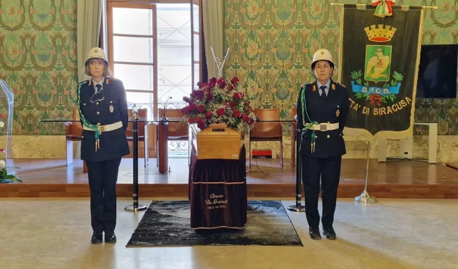 Il saluto di Siracusa a Marco Fatuzzo: la camera ardente al Vermexio