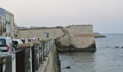 Consolidamento di un tratto del muraglione di levante: avviata la preocedura muraglione